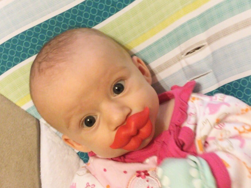 stevilm1's tweet photo. Dru’s new paci 😂💋 https://t.co/Cv0OuUGzJM