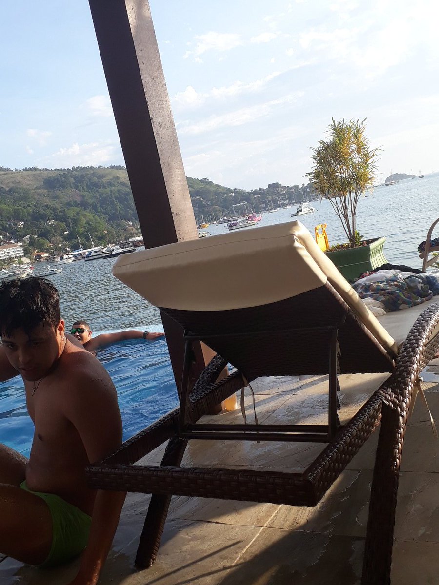 RaioFerreira's tweet photo. Vida mais ou menos https://t.co/oNHg26haXK