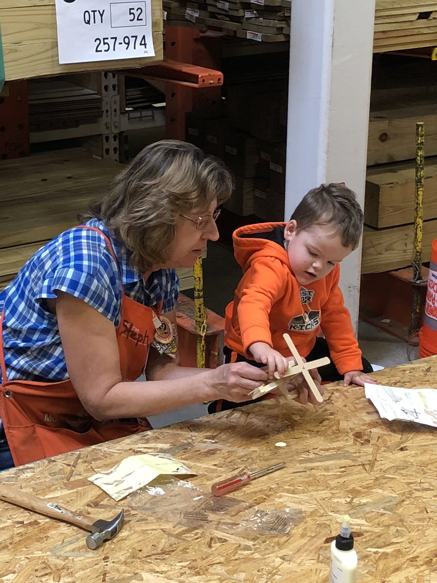Thank you Steph from 4168 Hanover for all you do for kids workshop!
