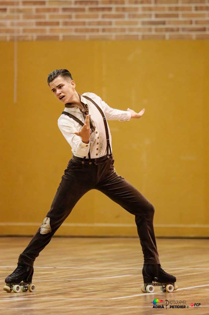 ACTUACIÓ 32
PAU GARCIA de l’equip #grocCatalunyaStars #CatalunyaStars <a href="/esportsenxarxa/">Esports en Xarxa</a> <a href="/laxarxa/">La Xarxa</a> @ROLL_LINE <a href="/FCPatinatge/">FCPatinatge</a> <a href="/FIATCseguros/">FIATC Seguros</a> <a href="/petidierphoto/">Adria Perez Petidier</a> <a href="/di_versiones/">orquestradiversiones</a>