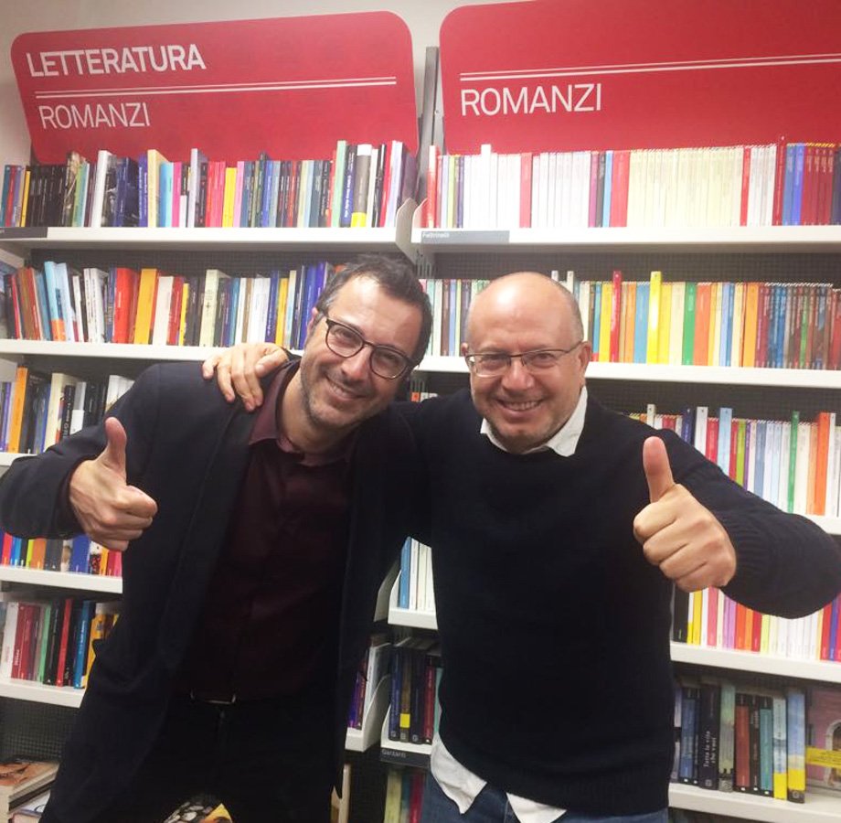 Con <a href="/luca_bianchini/">Luca Bianchini</a> all'inaugurazione della #Mondadori Bookstore #Genzano di Roma.