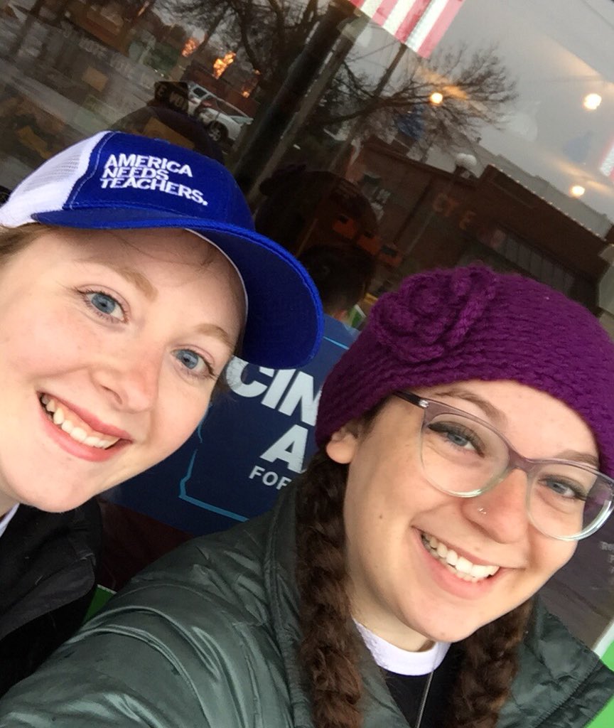 meg_card's tweet image. Good roommates A) Wear the best weather-appropriate hats, B) knock all the damn doors with you for @SundeforIowa and all @iowademocrats, C) Put up with your need to pose next to a @DeidreDeJear sign #BuilditWinit