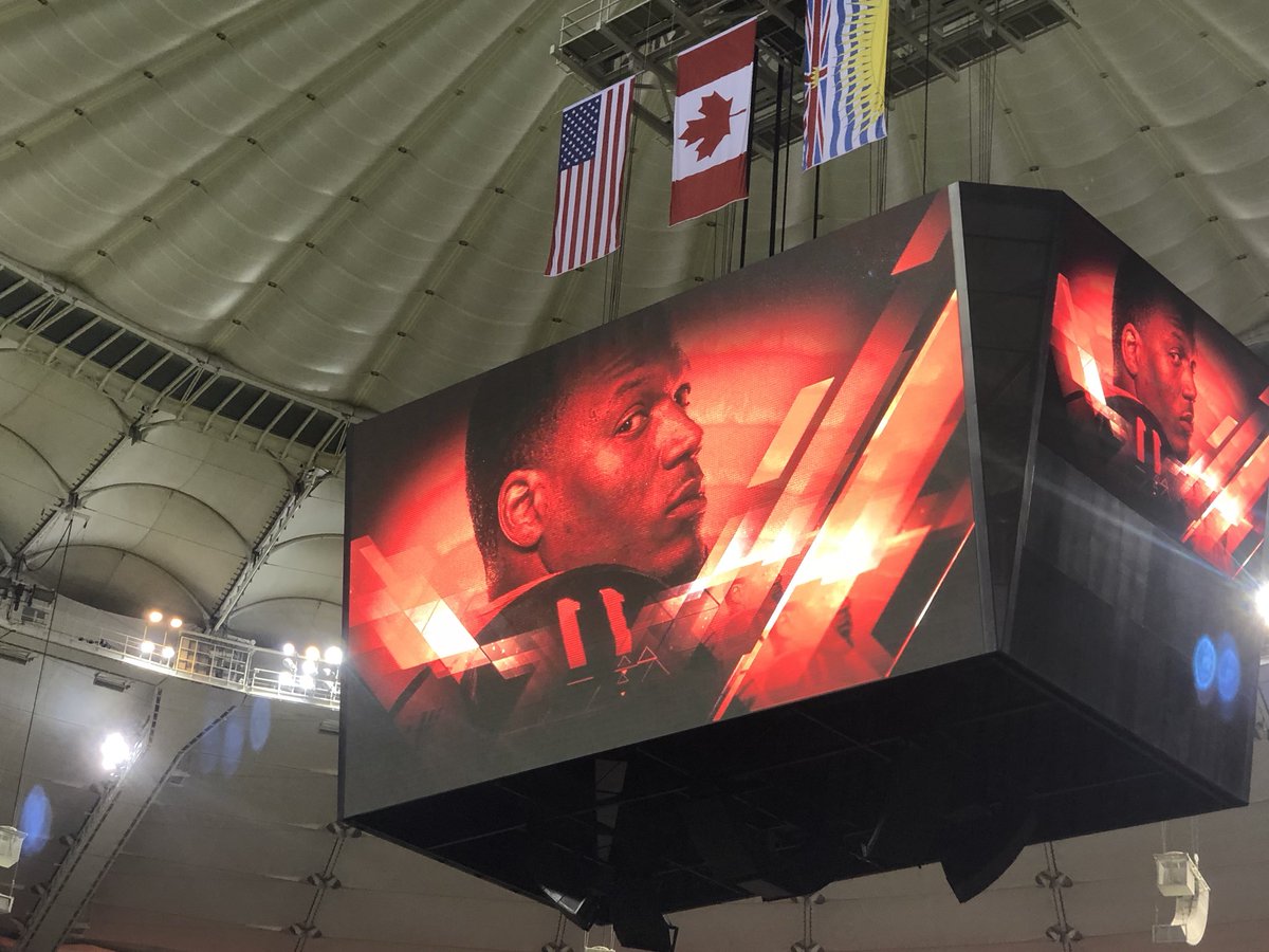 Chilli_Chilton's tweet photo. Saturday night football here at @bcplace! Also the last game of the regular season! #ThankYouWally for everything you did for our @BCLions and the @CFL on and off the field! All the best in your retirement! #BeatTheStamps #CFLGameDay https://t.co/0UsI7fAtB9