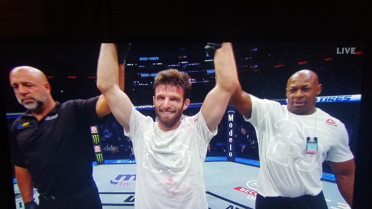 Dawgwrestling97's tweet photo. Butler wrestling alumni class of 2005 Jordan Rinaldi with the dominating win tonight in the UFC
LETS GOOOOOOOOO https://t.co/NjjFJm3tC1