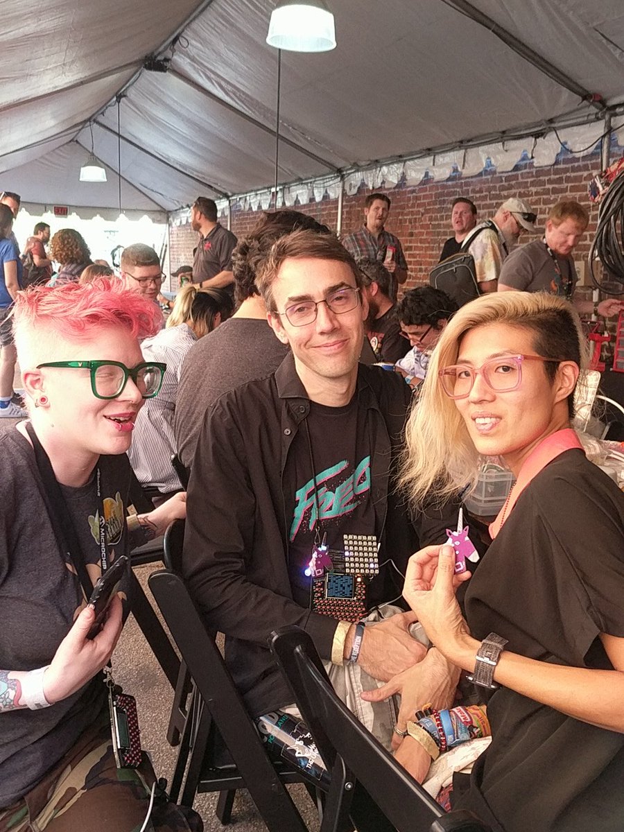 hackadayio's tweet photo. @Linbot_ @Adellelin @mpinner #badgehacking #supercon https://t.co/dKrupkooAe