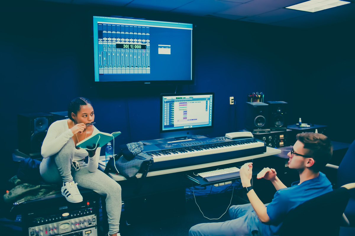 It’s never too late for studio time #studio #saturday #producer #music #musica #muscian #soca #hiphop #rap #trap #popmusic #piano #liu #liubrooklyn #brooklyn #newyork #musicislife #art #artist #record #bbmg #blackbirdmusicgroup