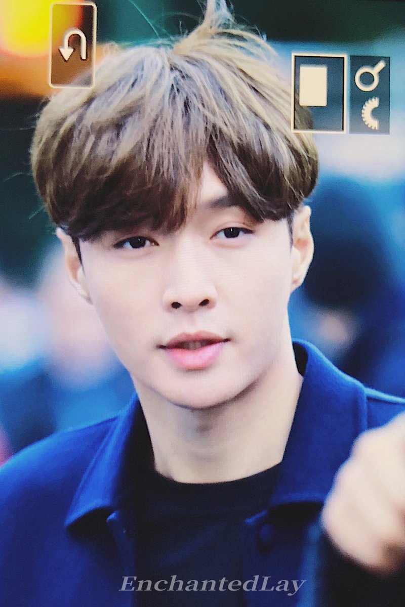 EnchantedLay's tweet image. #LAY 1103 NYC 🍂