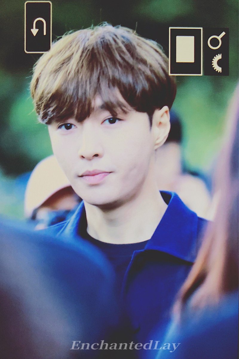 EnchantedLay's tweet image. #LAY 1103 NYC 🍂🍂