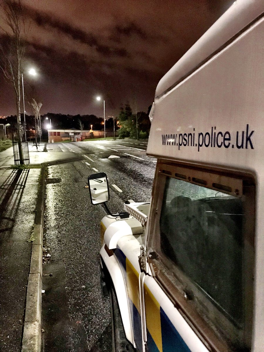 PSNIBelfastN's tweet photo. Court North NPT on the beat tonight. All Q in #LowerShankill + #DoverStreet, but disappointed that group of young people in #Glencairn decided to rake about and cause grief to local elderly residents. Respect and responsibility required ๐คท๐ปโโ๏ธ #itsnotrocketscience SgtW ๐ฎ๐ป๐ https://t.co/m5Wp1kjTOL