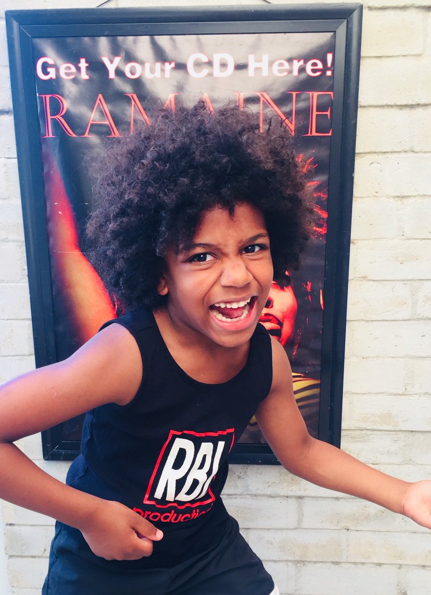 ConnorRbl's tweet photo. When baby Boy rocks the Brand! #ConnorsMom https://t.co/1aiJx0dmO0