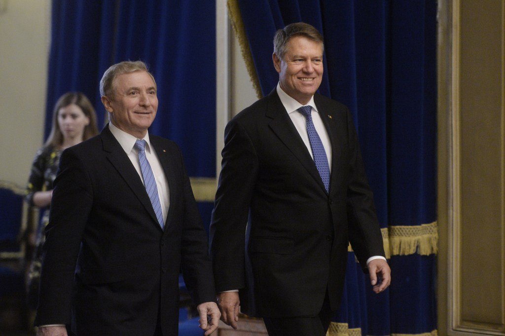 Octav On Twitter Duceti Va Invartindu Va Wernerica Si Lazarica Prinsi Cu Fofarlica Https T Co Oyjdm5g0pw