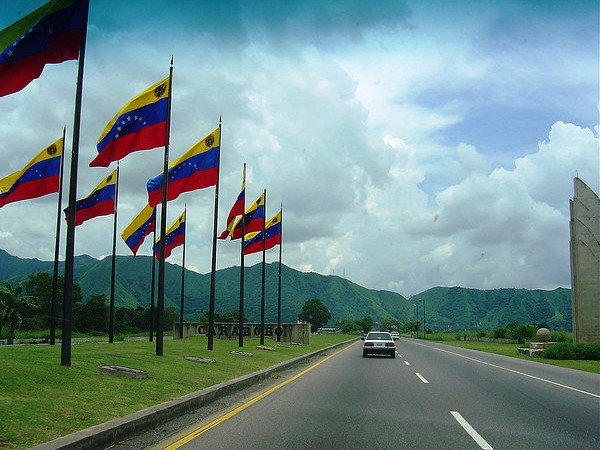 victoria1039fm's tweet photo. (7:21 pm) Tramo #Carabobo de la #ARC desde el Túnel y Viaducto La Cabrera sentido #Valencia con buena circulación en ambos sentidos. #InfoVial (Foto archivo) https://t.co/9L2fAqHBTm