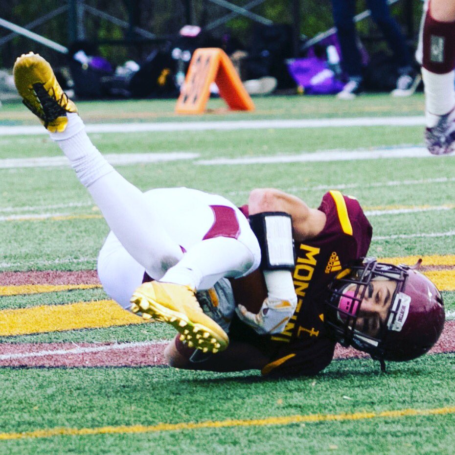 MontiniCatholic's tweet image. The Broncos won a thriller in Lombard defeating Sycamore 21-17! #WeAreMontini