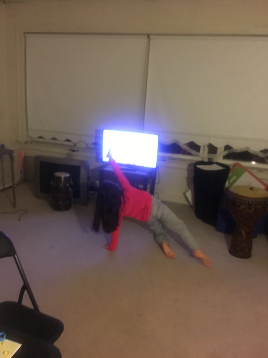 jhnnkt's tweet photo. #EmmyBoo at it again! Listening and Dancing to one of her favorite singers @billieeilish in the family room and taking selfies haha! #BillieEilish #Dancer #Spiders https://t.co/4ANKVduVEG