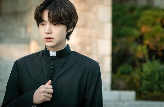 DrHWyIOX0AARM9u.jpg:large