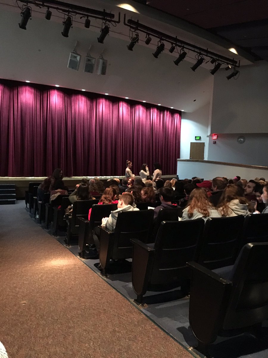 leighmances's tweet image. Saturday night show for Rumors is another sold out performance!