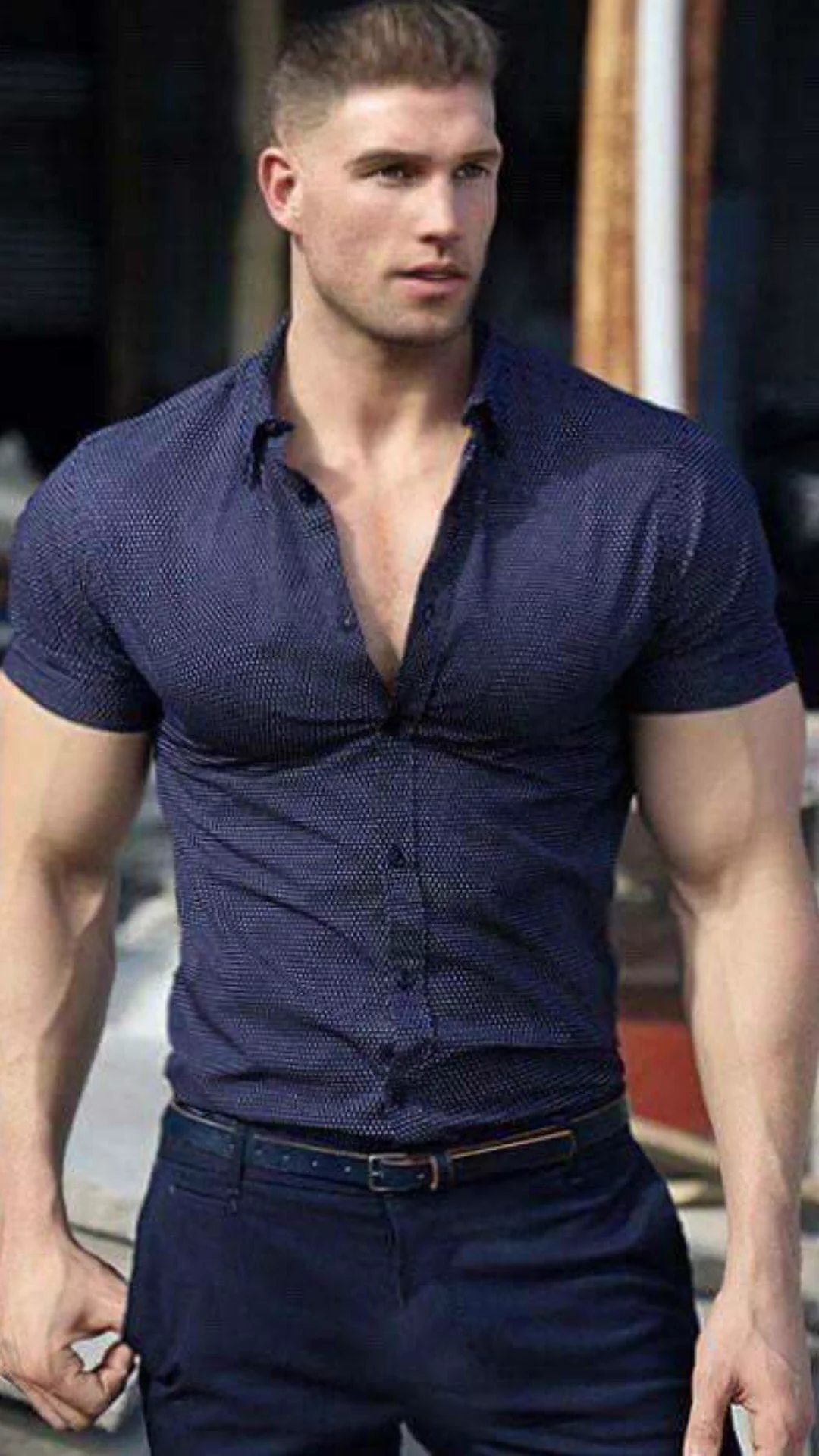 確かになww服は着ているけど体型に恵まれすぎてドスケベになってる男性たちww