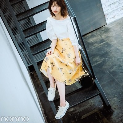 Twitter এ マロン 甘いフレア花柄スカートとスニーカーのコーデ例 Vansの白スニーカーと花柄スカート合う 西野七瀬 ノエラ Vans スニーカー コーデ コーデ詳細 T Co Ynx7ankhit T Co Cgqeij5tqa ট ইট র