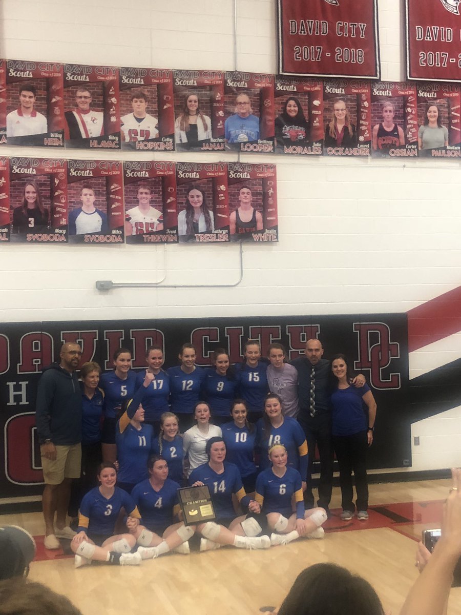 St Paul Volleyball tweet media