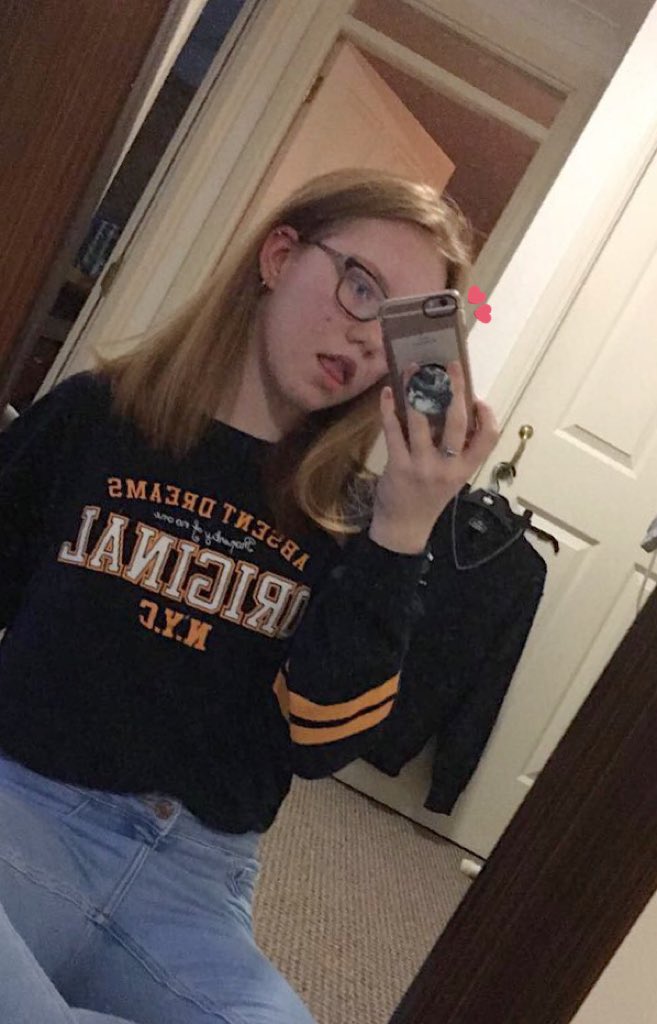 snailhosh's tweet photo. let’s go loonarmys lets go 
#LOONARMYSelcaDay https://t.co/kg5RJSdk0K
