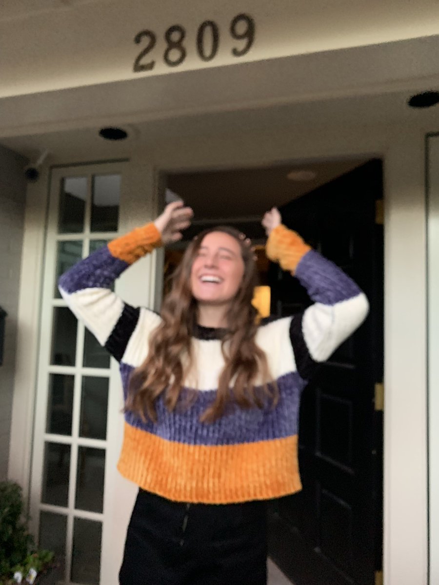 ashjarrous's tweet photo. HAPPY BIRTHDAY TO MY BESTIE!! Love you rayner!! You deserve so much joy and I can’t wait to celebrate you!! Party so hard!!! 💕💕 @EllingtonRayney https://t.co/P2eGl34a7g