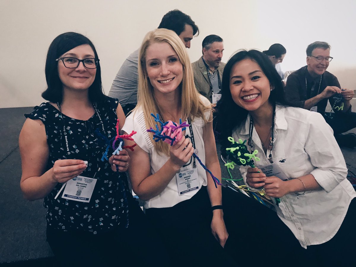 FinkLab's tweet image. #CIRMBridges Alumni @sciencesamm and Bridges students @jjwaldoo + @ThuyD_Nguyen hanging out at the Brain Awareness Campaign Event! #SfN18 #FinkLab