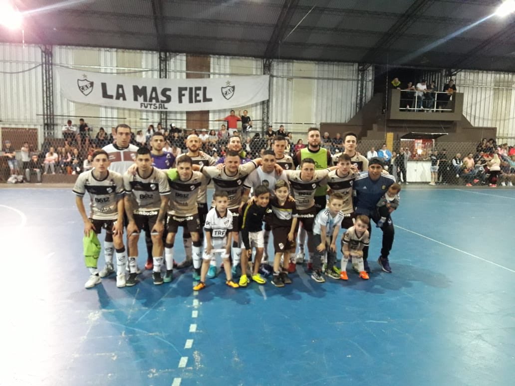 caplatense's tweet photo. [Futsal Masculino] #AFA #PrimeraB #Fecha39 Todo listo en Vicente López, Platense se prepara para enfrentar a Asturiano en partido importante para empezar a asegurar la permanencia. #VamosCalamares https://t.co/ZBZcb5R45k