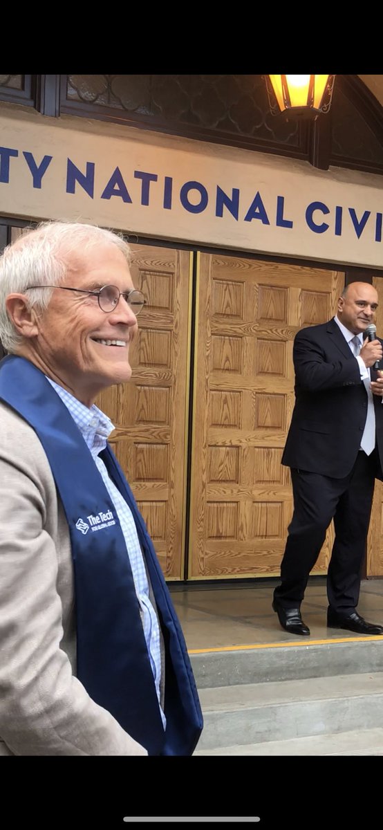 TechGlobalGood's tweet image. “Not only is he an environmentalist, he’s an inspiring entrepreneur as well.” 

Ali from @Applied4Tech introducing our James C. Morgan Global Humanitarian, Paul Hawken @ProjectDrawdown.