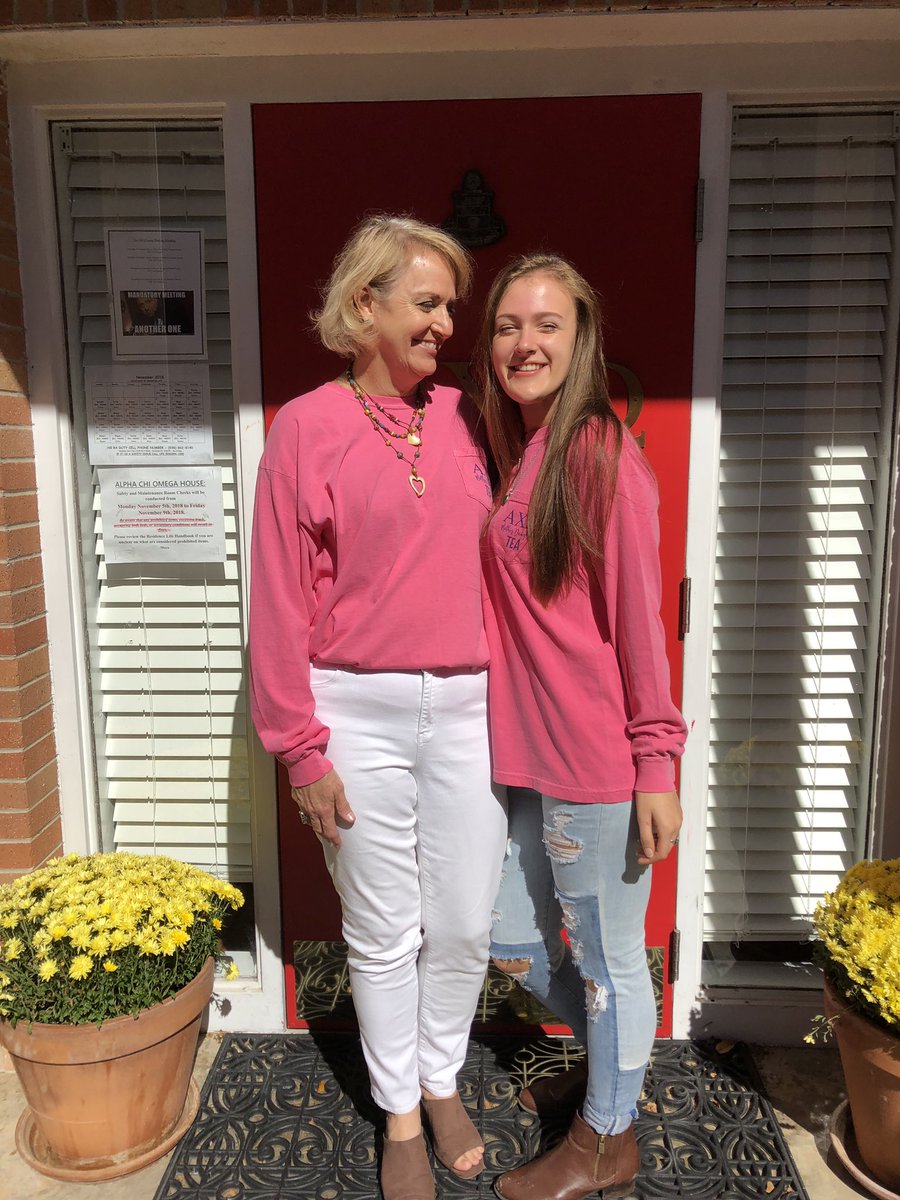 Shayna Walker (shayna_ext) Twitter