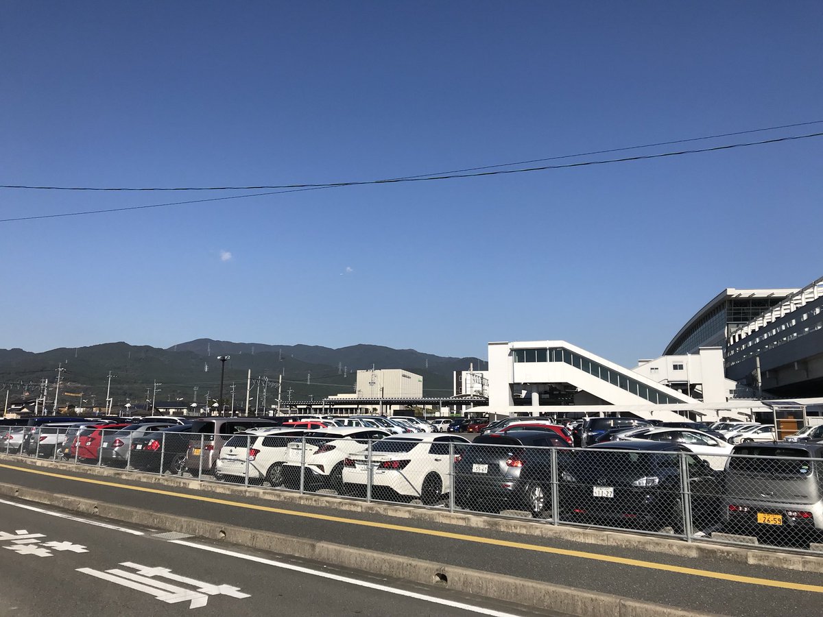 マヨナカテレビ 駐車場情報 11月4日10時現在 新鳥栖駅周辺の駐車場 空もありますが数台で満車です ほぼ満車なので 新鳥栖駅周辺の駐車場はあきらめた方が早いと思います サガン鳥栖 V ファーレン長崎