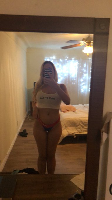 Guess who&rsquo;s back? https://t.co/36h8hKy6rI<a href="/tag/happy"class="tags"><span>#happy</span></a><a href="/tag/boobs"class="tags"><span>#boobs</span></a><a href="/tag/cammodel"class="tags"><span>#cammodel</span></a><a href="/tag/stripchatcontest"class="tags"><span>#stripchatcontest</span></a>