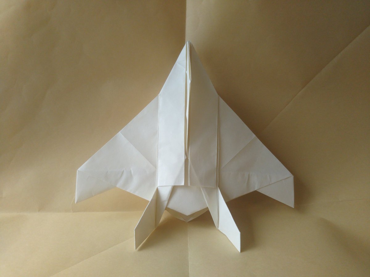 Taon Taon 折り紙作品 構造としては風船の基本形ベースで 機首が紙の中心に来るという折り紙飛行機にはよくあるパターンです 紙効率は微妙になるのですが 割れなしの全方向造形は売りです とくに 腹側は完全一体成形です また ほぼぐらい折りの Taon Taon 折り紙作品 構造としては風船の基本形ベースで 機首が紙の中心に来るという折り紙飛行機にはよくあるパターンです 紙効率は微妙になるのですが 割れなしの全方向造形は売りです とくに 腹側は完全一体成形です また ほぼぐらい折りの