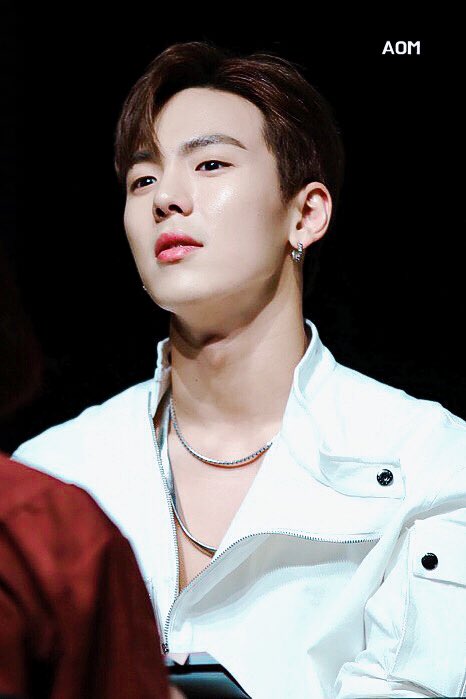 ➖pre 181104 얼쳤다 진짜(˃̣̣̣̣̣̣︿˂̣̣̣̣̣̣ )
#셔누 #SHOWNU #몬스타엑스 #ショヌ #MONSTA_X @OfficialMonstaX