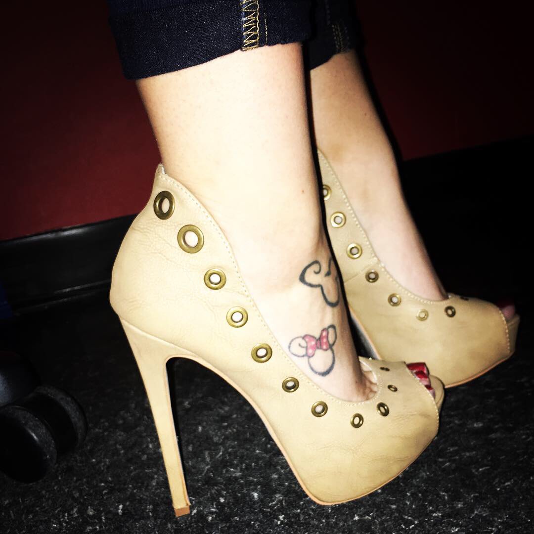Disney_Alli's tweet photo. Mixed @shoedazzle’s Jolie w/ @justfabonline skinnies &amp; a @lularoe tank &amp; Shirley #shoes #shoefie #shoestagram #shoesoftheday #sotd #outfitoftheday #ootd #shoedazzle #justfabstyle #lularoe #lularoeshirley #lularoetanktop #highheels #highheeledshoes #shoelover #shoefreak #shoewhore https://t.co/1yDHCUhWFd