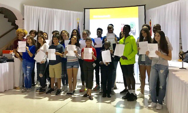 bread4theworld's tweet photo. This is what advocacy looks like. And this is a future full of hope! 

Advocacy training with @joshuasheart foundation included writing letters to members of Congress, urging them to #EndHunger https://t.co/tSwUG2WGEq