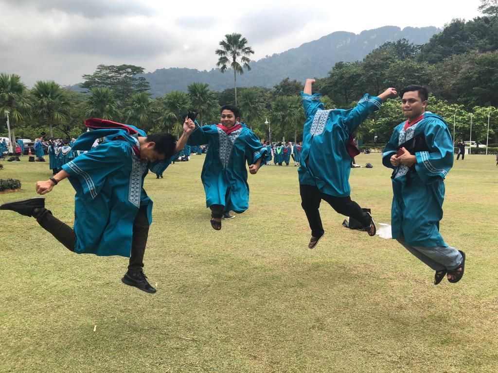 abdullah_e21's tweet photo. Pre-convo with the boys..tapi uncomplete squad, tggu D-day nanti 😂 #communicationEng
#commuNation #CIEntakita https://t.co/m6hzAIjjNK