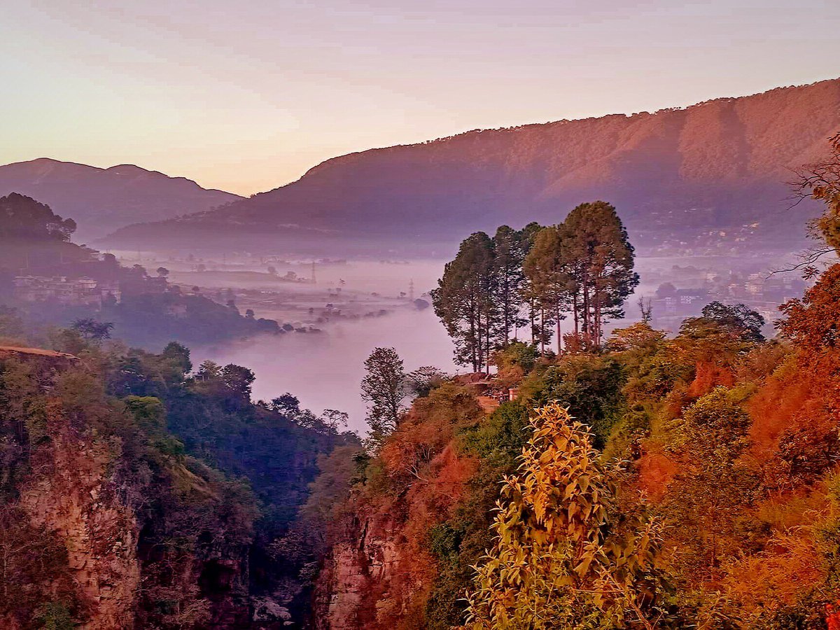 Sujatapariyar's tweet photo. Chobhar at morning 😳
#morningmotivation #morningview #nepal #chobar https://t.co/gjAteF1XnK