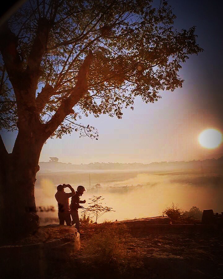 Sujatapariyar's tweet photo. Chobhar at morning 😳
#morningmotivation #morningview #nepal #chobar https://t.co/gjAteF1XnK