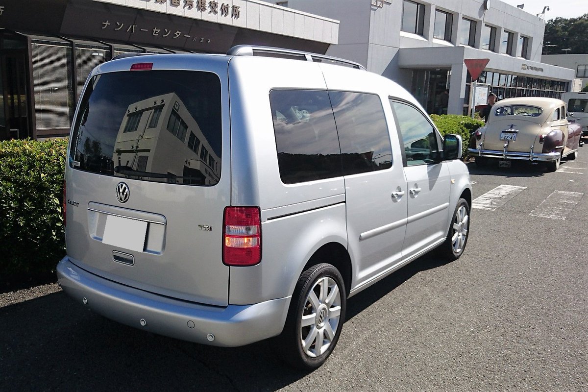 leparnassSA's tweet photo. 納車千本ノック2018その60フォルクスワーゲン・キャディ1.6TDI左DSG
2台目も欲しくなるスライドドア付ミニバンを東京のMさんに納車完了！#カングー #スライドドア #商用車 #volkswagen #ドイツ車 #Caddy #フォルクスワーゲンキャディ #フォルクスワーゲン #VW_ #ngu_car @ https://t.co/Y3qeru9Ddi https://t.co/jFfB0wcRJr