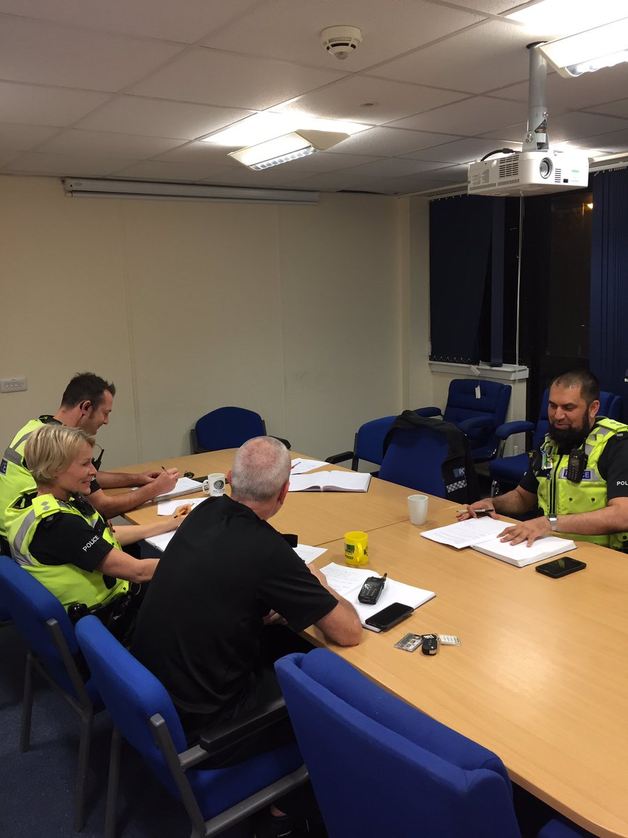 DaveKeen123's tweet image. Party time for my fantastic #Aunit Inspectors @ResponseWMP with our 3.30am performance meeting. 
Everyone managed to stay awake and they are still smiling 😉 🎉