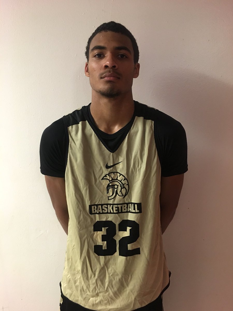 2022 Jabari West Jr 6’8 Center Hot Springs a long athletic post player who can dominate the game on the boards and blocks shots !!! @42_sports @JabariWestJr1 <a href="/Toni_Phroze14/">Ant Lasker</a> <a href="/JoeJohnsonHAWK1/">Joe Johnson H.A.W.K.S 2022</a> <a href="/ArRecruitingGuy/">Richard Davenport</a> <a href="/5_report/">5StateHoopReport</a> <a href="/ARBballRankings/">AR BBall Rankings</a> <a href="/IndiHoops/">IndiHoops</a> <a href="/geeksNathletes/">Sports Geek 🤓</a> <a href="/Rick_Report/">Global Grassroots</a>