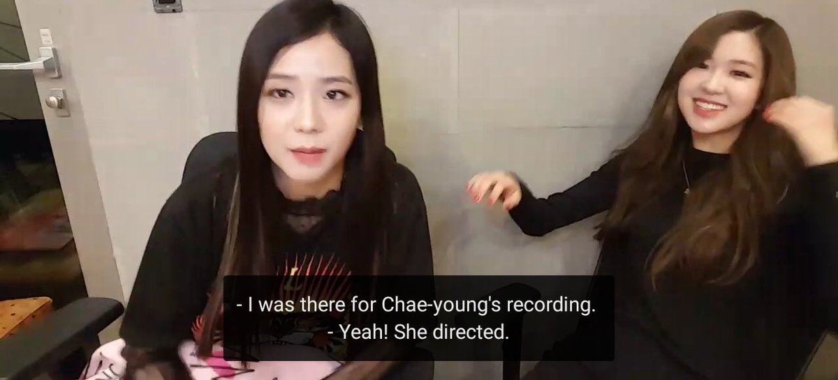 Jisoo supporting and directing Chaeyoung during MR recording