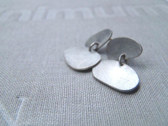 dikua_jewelry's tweet photo. Double articulated dots stud earrings in brushed or blacked sterling! @Etsy https://t.co/Ndunegp7AP #minimalearrings #designjewelry #etsyhandmade #shopsmall #slowmaking #designearrings #thicalfashion #sustainablejewelry #smallbusinessweek #slowfashion #etsygifts #etsyhandmade https://t.co/QWBBBICPk2