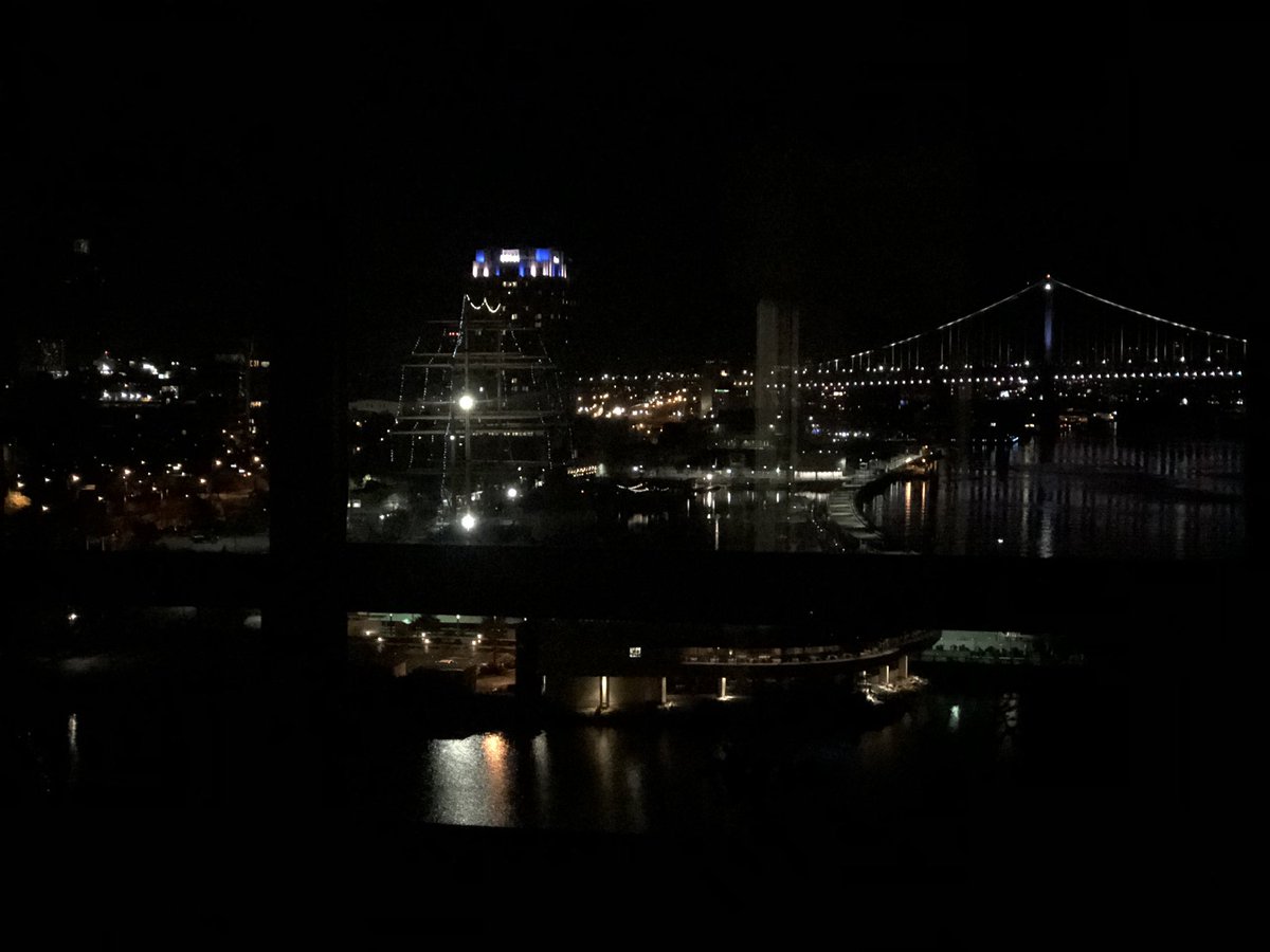tonylukejr's tweet photo. why I love living at @DocksideCondo so much!!! view from my bedroom window #docksidecondos #philly #columbusblvd #visitphilly #whataview https://t.co/zYBqGv9MiS
