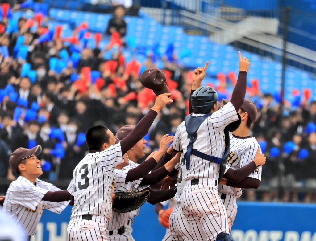 gari_wasabi's tweet photo. #センバツ 東京都大会は国士舘が優勝！

東海大菅生に４−３で勝利し、春の選抜当確。国士舘は初回にボンズ打法の黒澤、背番号１６の鎌田のタイムリーで一挙４点。この４点を白須、山崎がピンチを背負いながらも力投した。さぁセンバツだ！ https://t.co/oxJE0WS3L8
