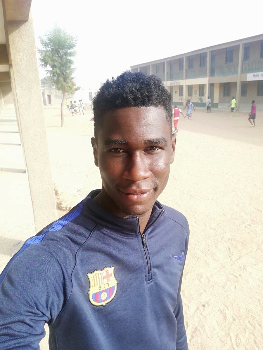 abba_dogo9's tweet photo. Which one be mocking post? Our own na monkey post oo.. No be lagos I come from😂 https://t.co/DXp8zdalyq