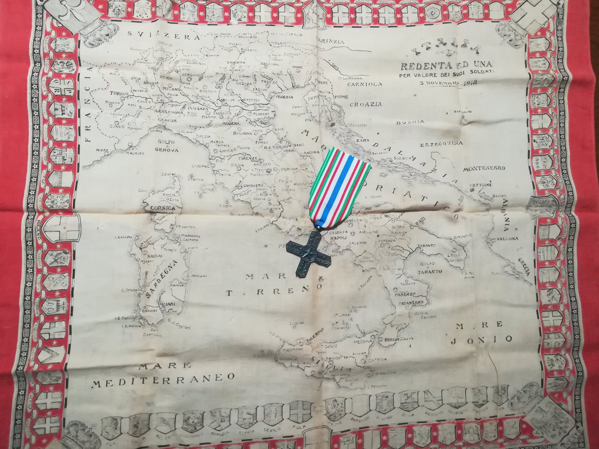 Invece di litigare, andate a cercare in soffitta, tra le vecchie, dimenticate, cose dei nonni, ché lì, ci siamo stati proprio tutti.
#4novembre