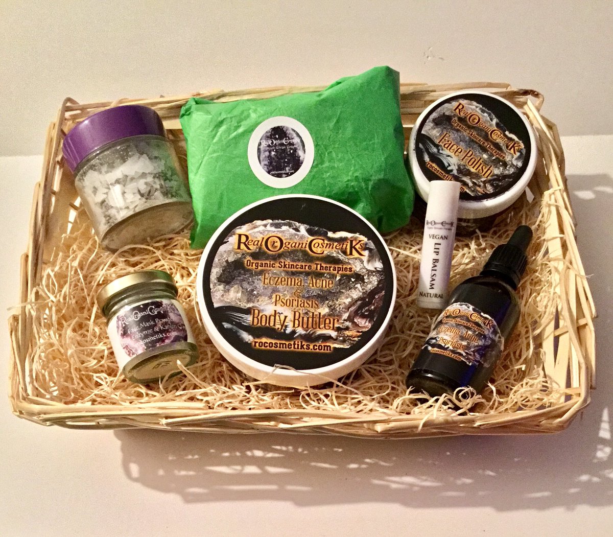 Give your #WinterSkin a treat try our complete all over body #PamperHamper #veganbeauty #handcrafted