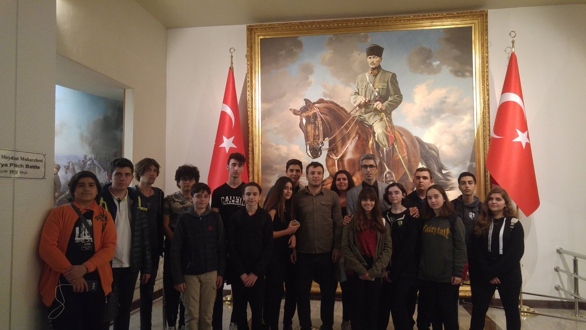 Doğa Anıtkabir'de
@EdaDadelen3 <a href="/FatmaAltuntop/">Deutschlehrerin</a> <a href="/AliRizaLule/">Ali Rıza Lüle</a>