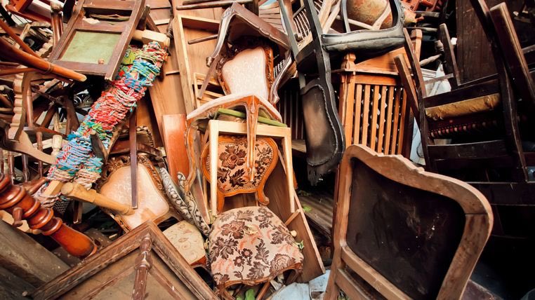 TamaraHanley's tweet photo. We throw away millions of items that could be repaired. The #environment can’t sustain a culture of replacing with new. Buy #refurbished and #recycle. It’s not difficult and you’ll be doing your bit! 🌎 https://t.co/V952GvpAXM